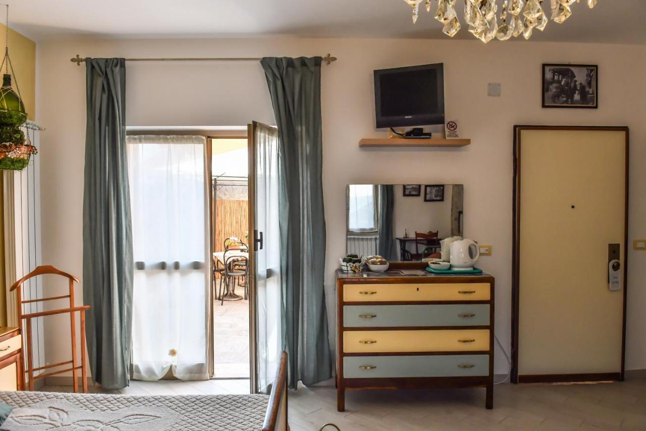 La Terra Di Mingo Bed & Breakfast Vado Ligure Dış mekan fotoğraf